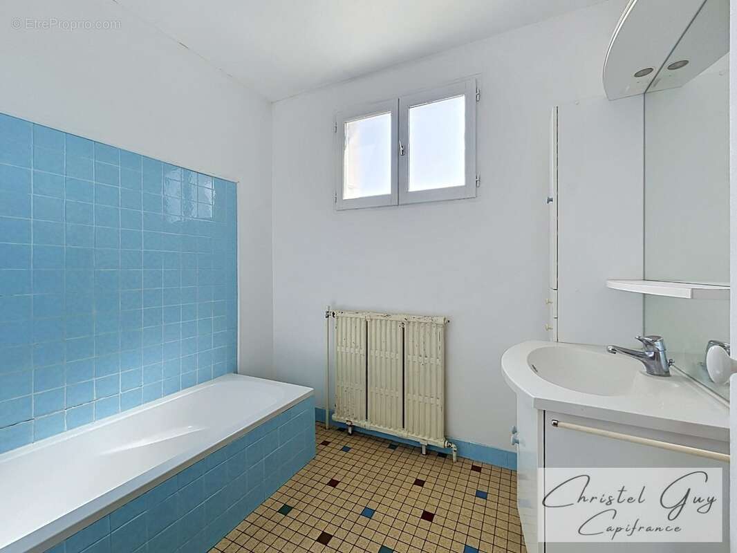 Montval-sur-Loir (72500) – Maison de caractère T5 à vendre des années 1930 avec jardin et garage - photo 10