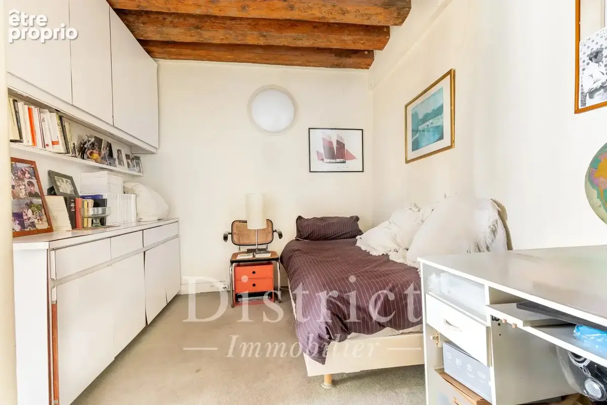 Ile Saint Louis. 5 pièces de 113m² en étage élevé avec ascenseur. - photo 10