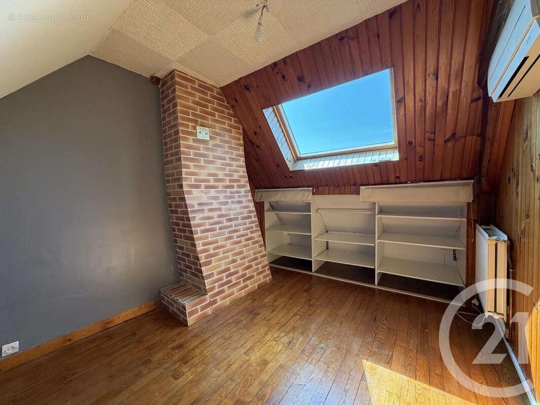 Maison 99 m² à Saint-Denis-Les-Ponts  - photo 9