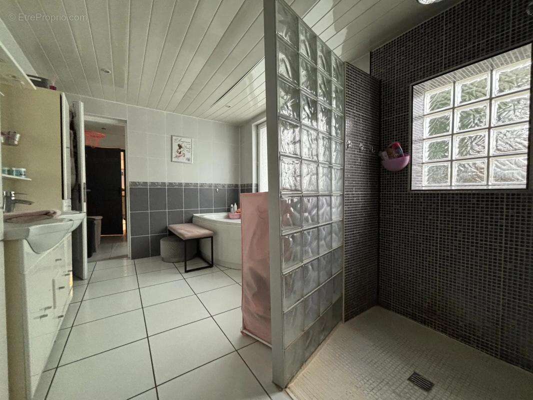 Maison à SAINT-AMAND-LES-EAUX