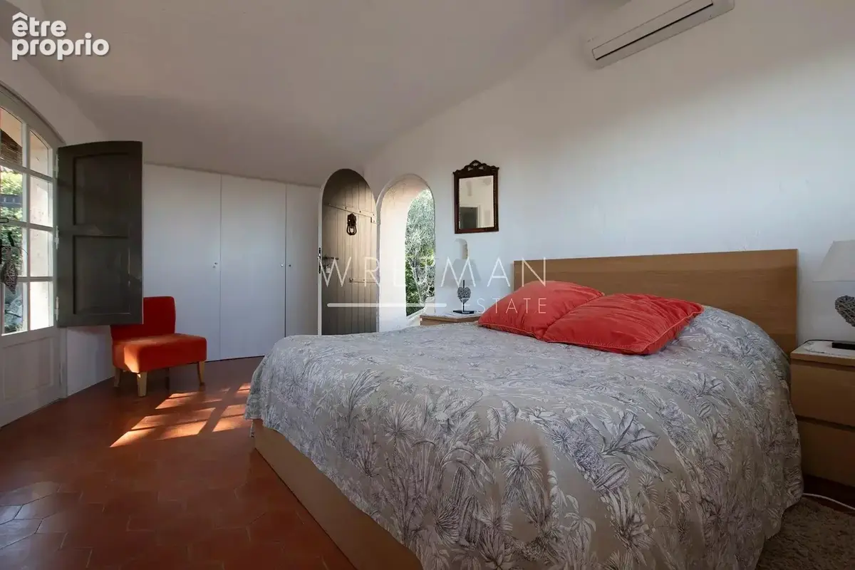 Villa dans un domaine prestigieux près du village de Valbonne - photo 26
