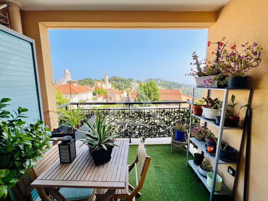 Appartement à LA TURBIE