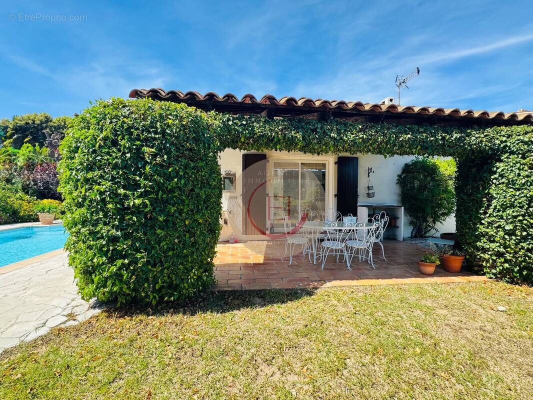 Maison à MANDELIEU-LA-NAPOULE