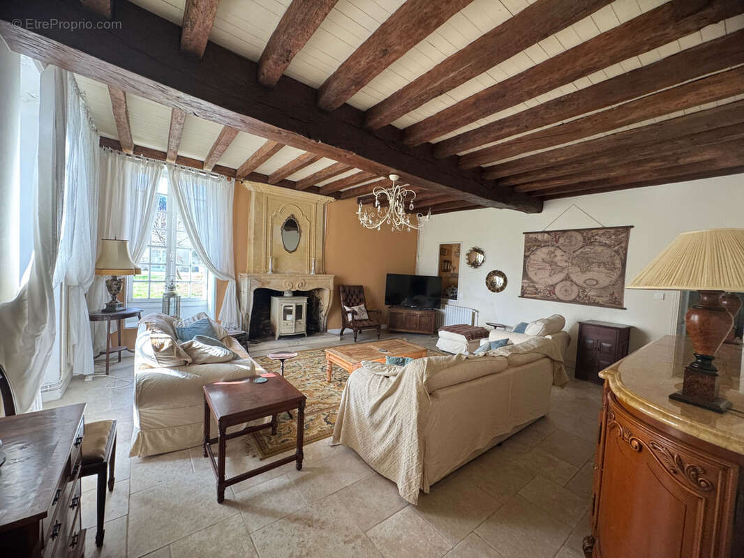 Maison à SAINT-SIGISMOND-DE-CLERMONT