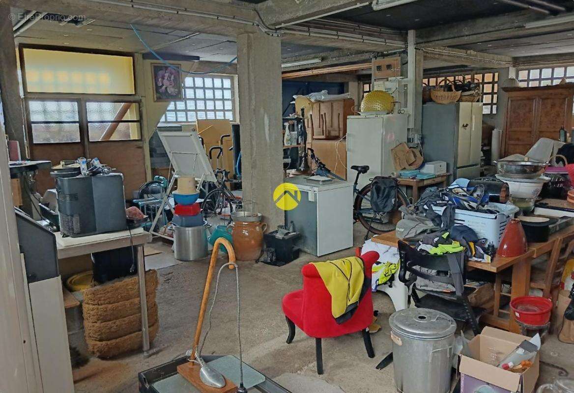 2 maisons et grands garages - photo 18