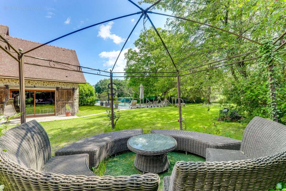 Maison à SAINT-CYR-SOUS-DOURDAN