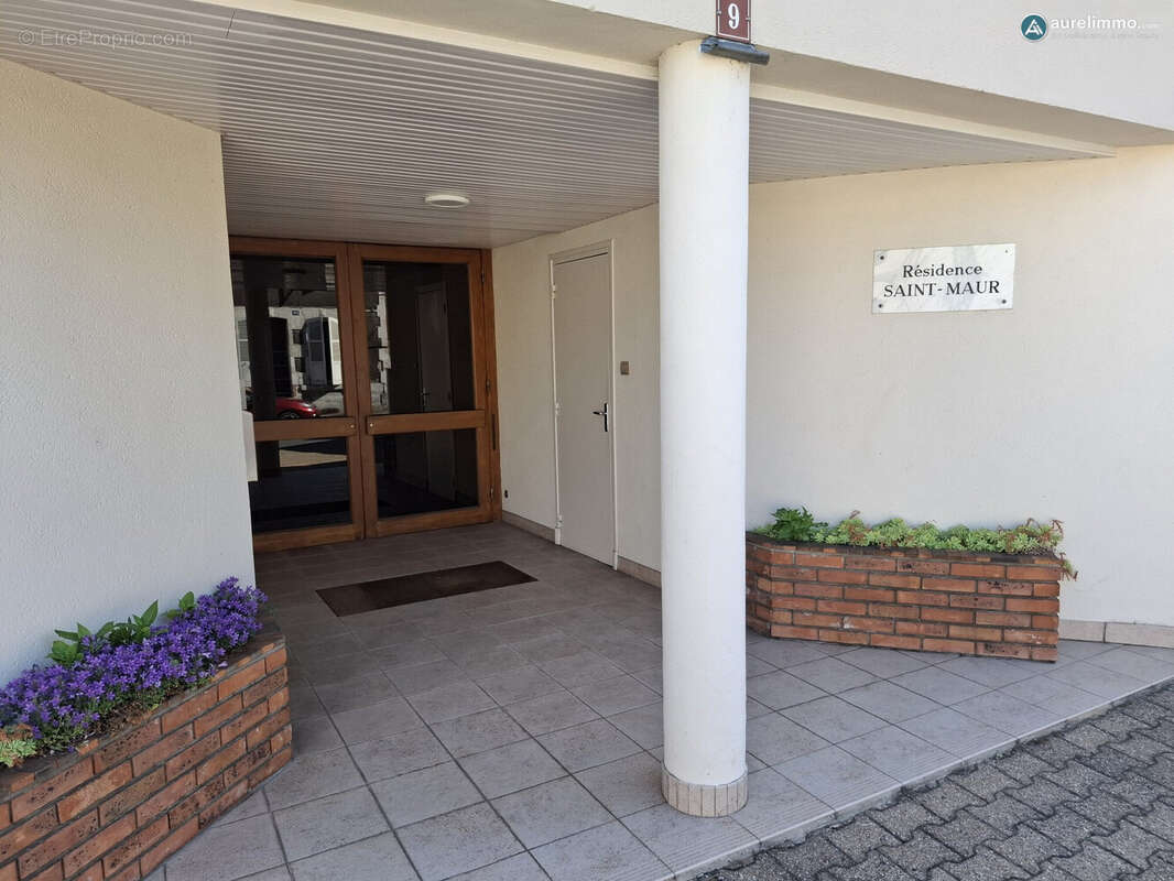 entrée résidence - Appartement à MONTLUCON