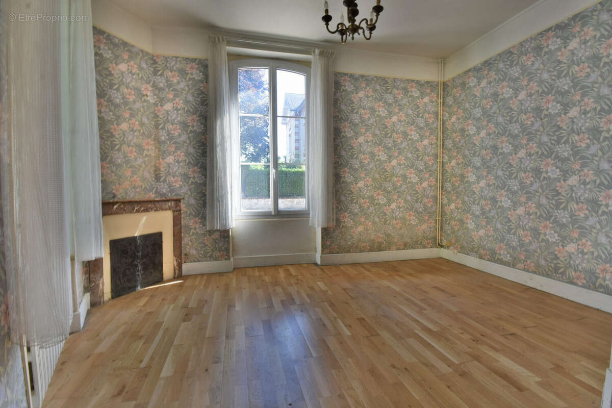 Maison à NEUVILLE-AUX-BOIS