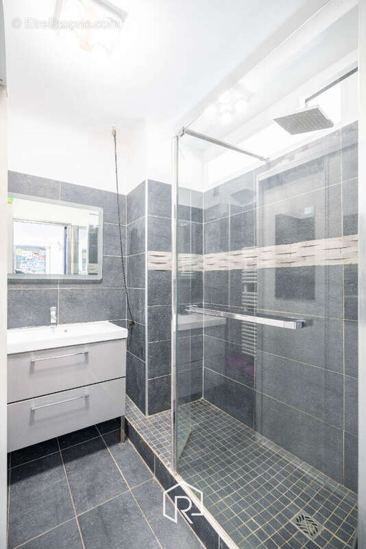 Appartement à MARSEILLE-7E