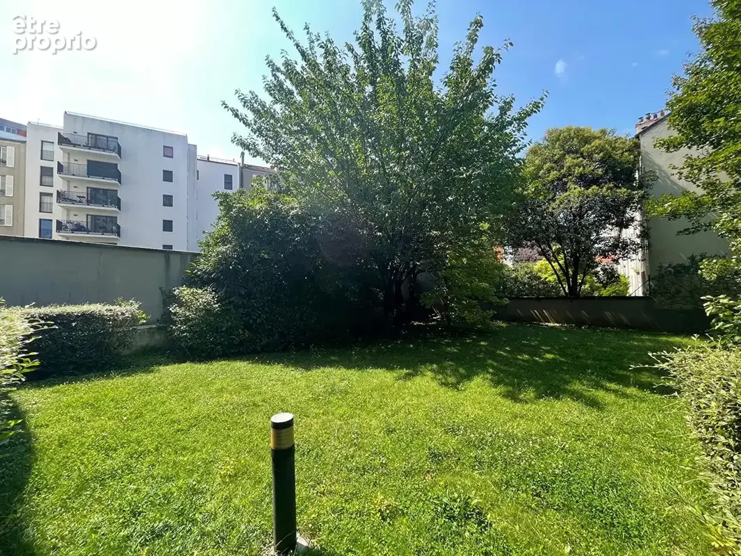 Eglise de pantin  studio avec grand balcon sur jardin (6m²) parking  calme & lumineux  avl immobilier - 01.48.44.45.40  - photo 13