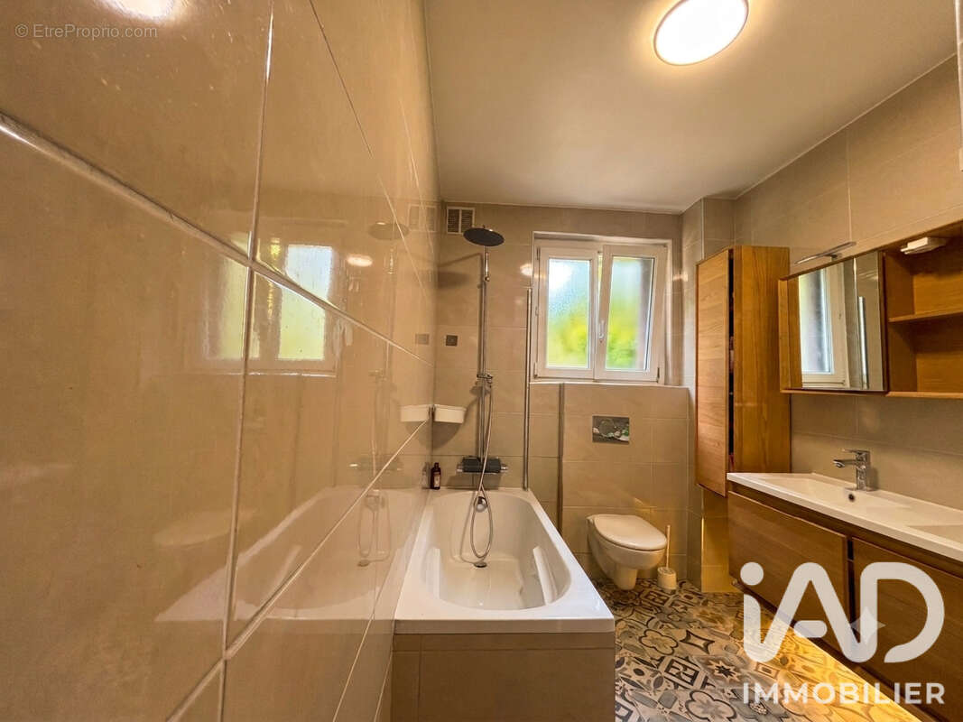 Appartement 92 m² à La Celle-Saint-Cloud  - photo 7