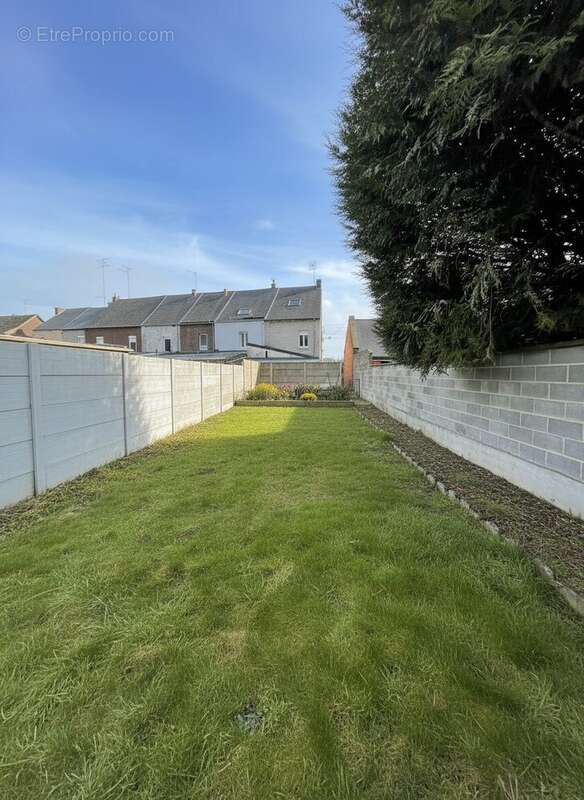 Maison à AULNOYE-AYMERIES