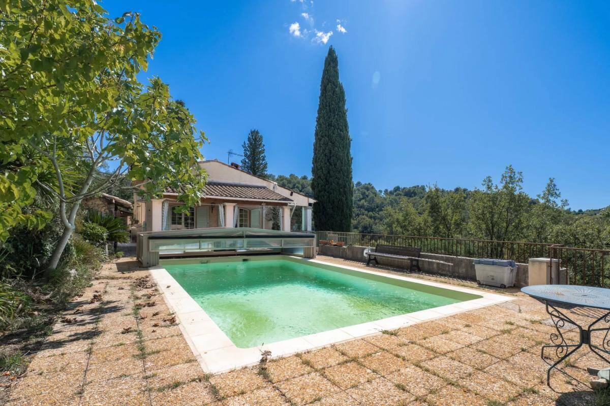 Maison à VALBONNE