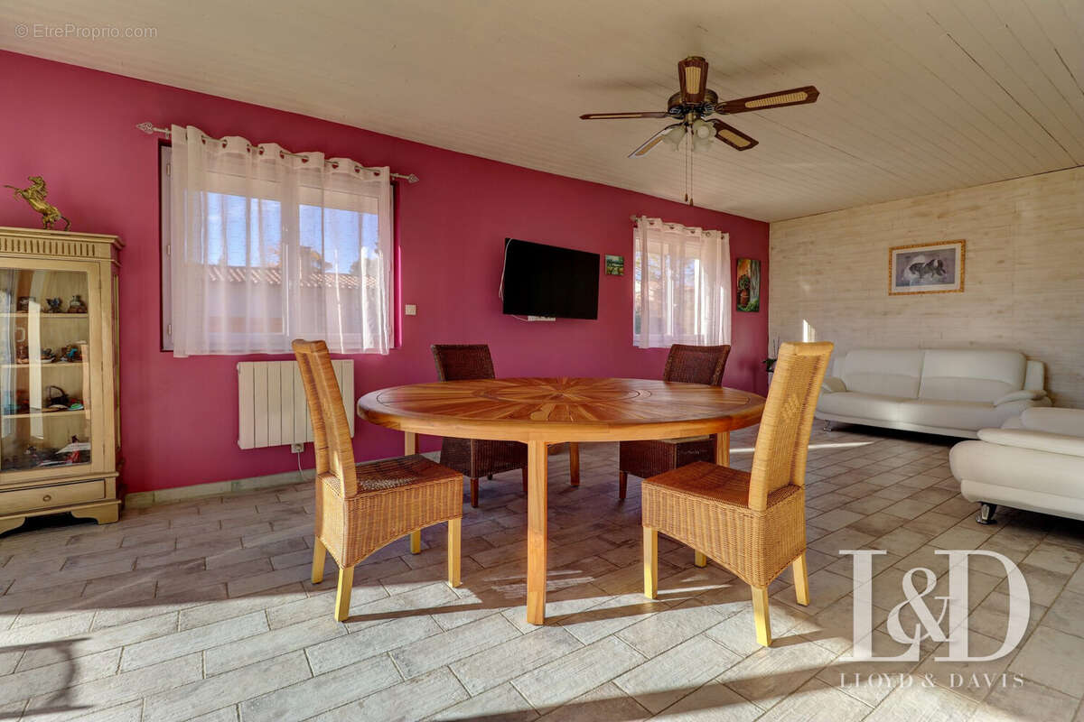 Maison à VEZENOBRES