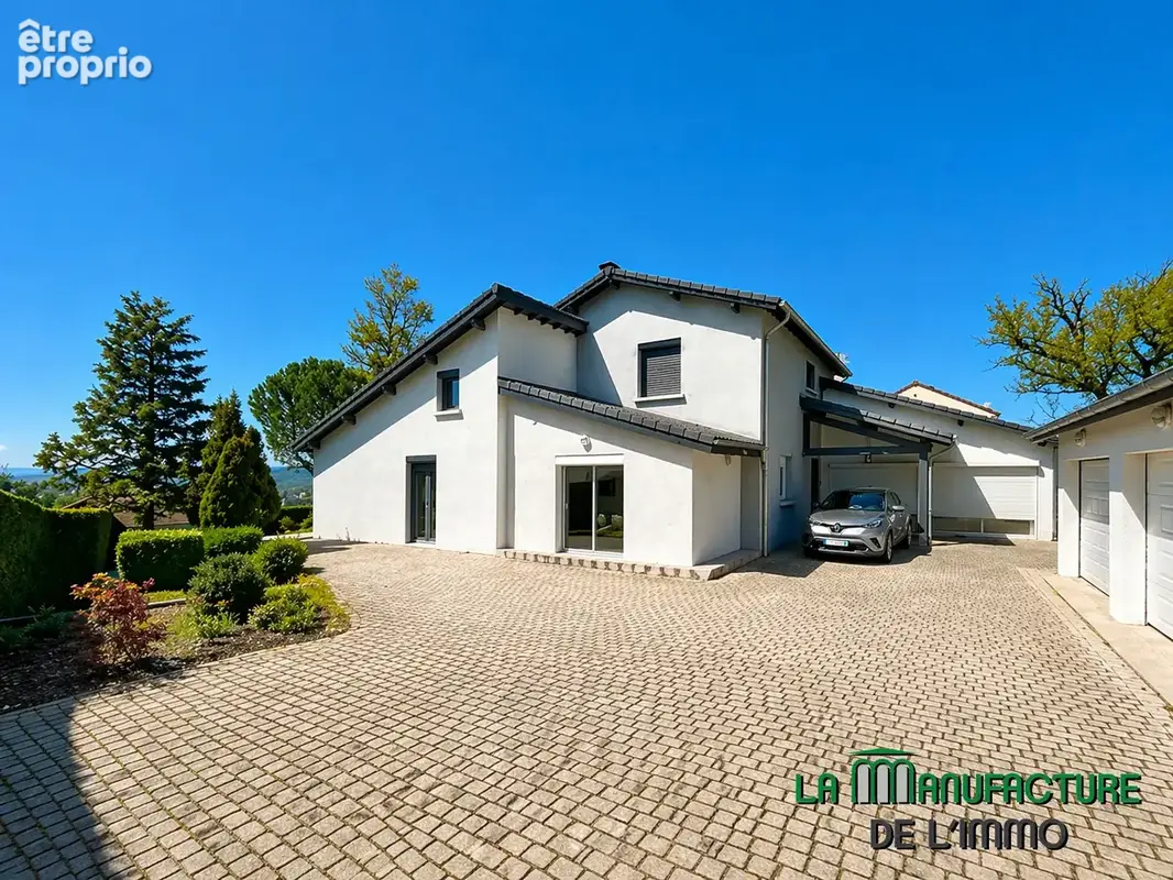 Villa de 280m2 avec piscine et dependance / vue exeptionnelle / saint-genest lerpt - photo 3