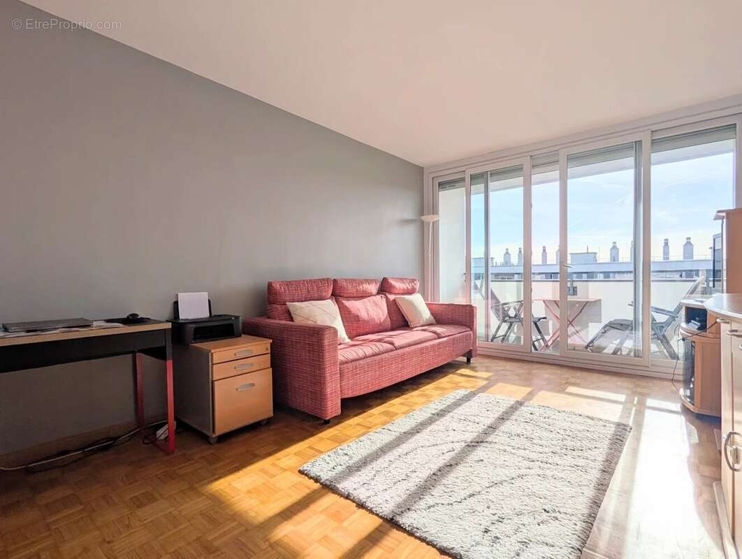 Appartement à LES CLAYES-SOUS-BOIS