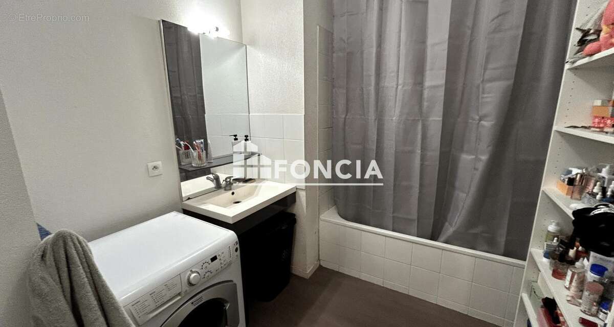 Appartement à PAREMPUYRE