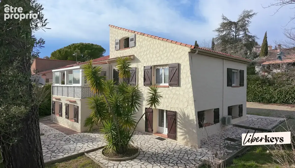 Grande Maison 263 m² Composée de 2 appartements indépendants  sur un terrain plat de 820 m² - photo 6