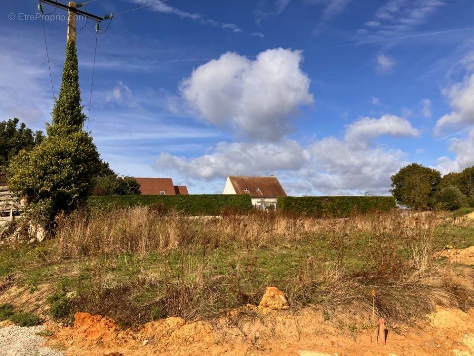 Terrain à BOUCONVILLERS
