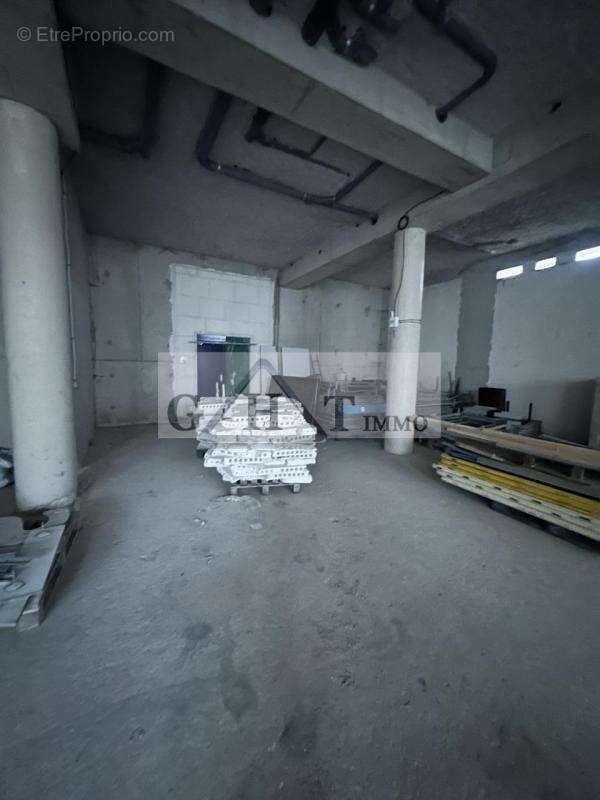 Commerce à IVRY-SUR-SEINE