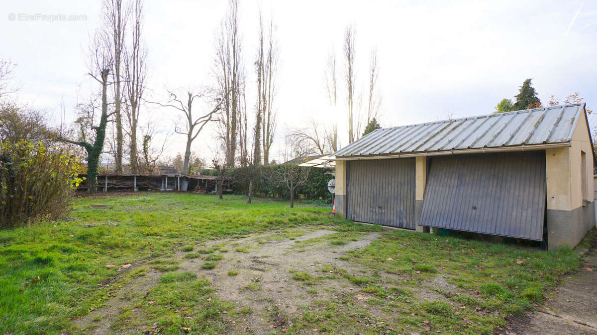 Maison à MEZY-SUR-SEINE