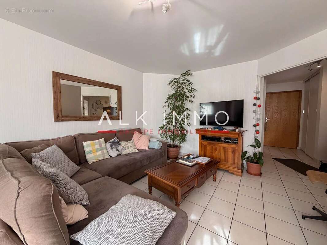 Appartement à POISY