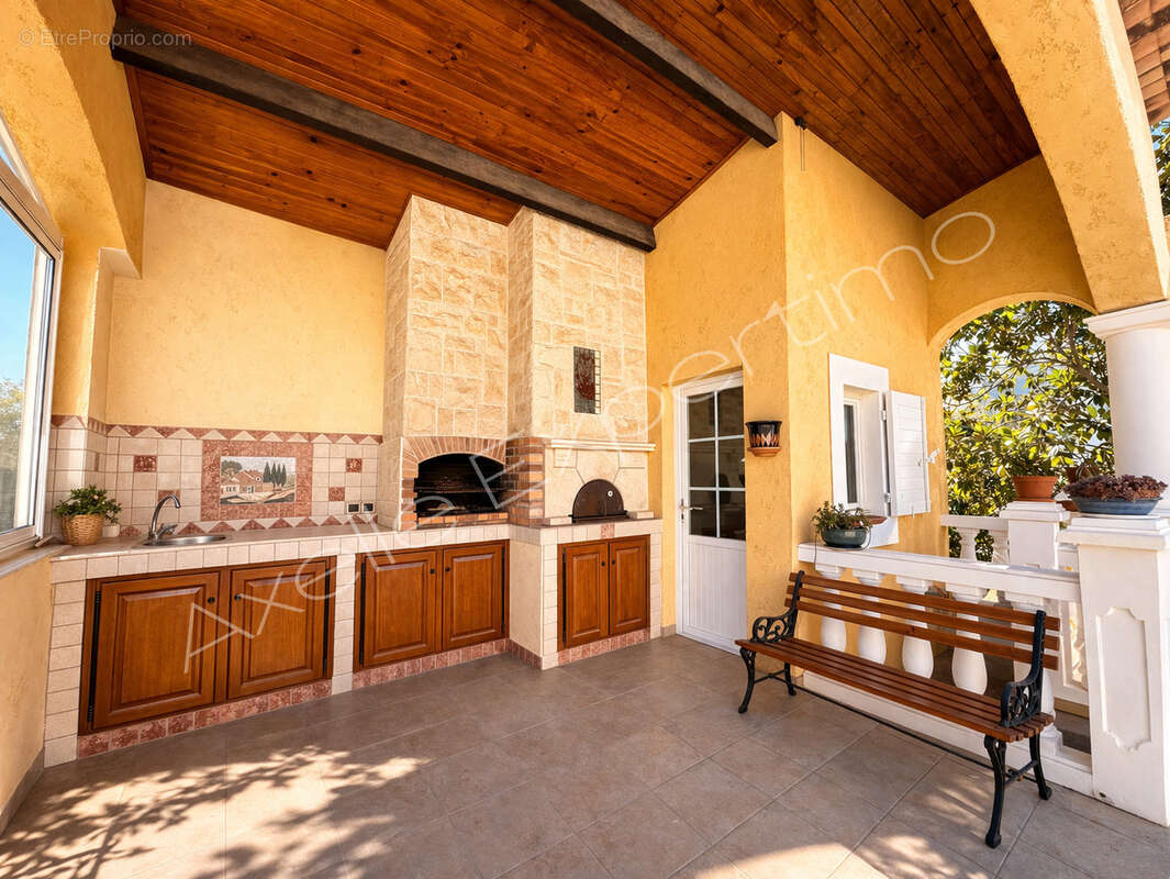 Maison à SAINT-CYR-SUR-MER