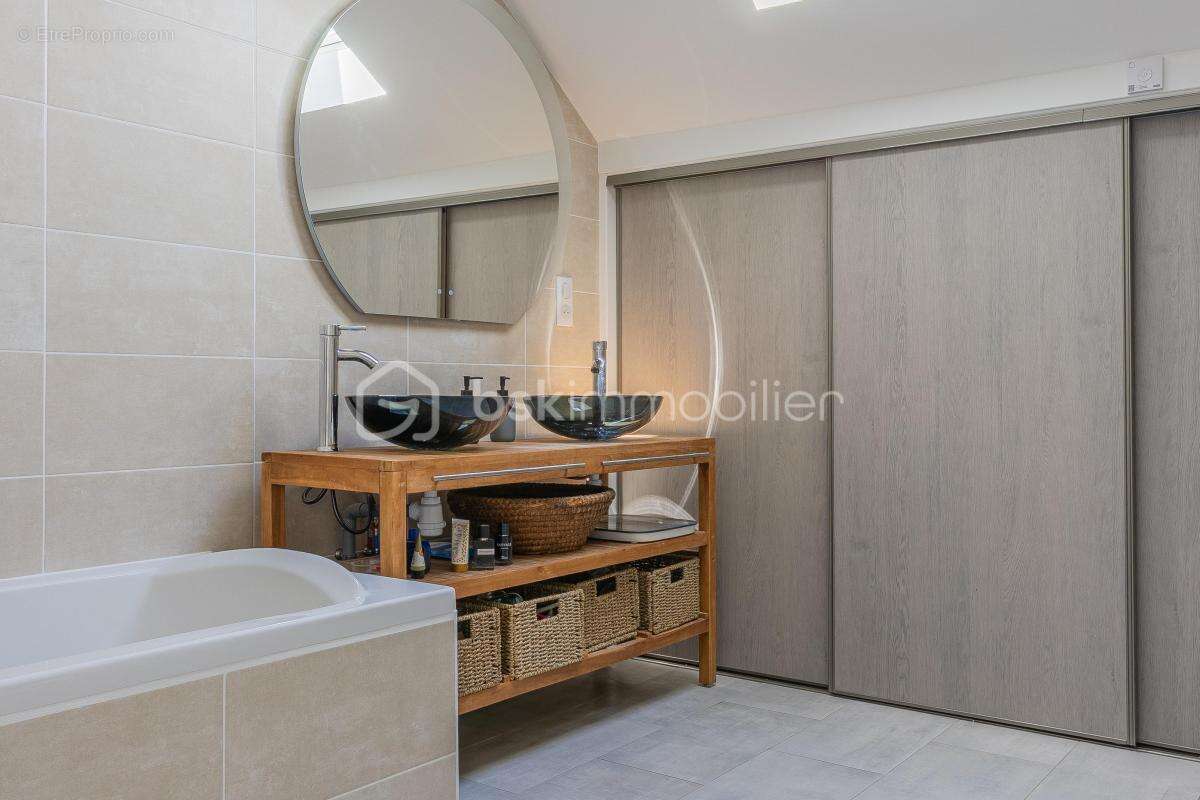 Appartement à VIVIERS-DU-LAC