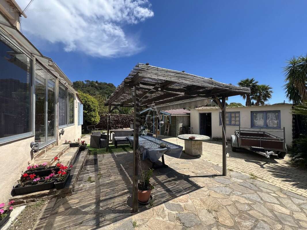 Maison à BORMES-LES-MIMOSAS