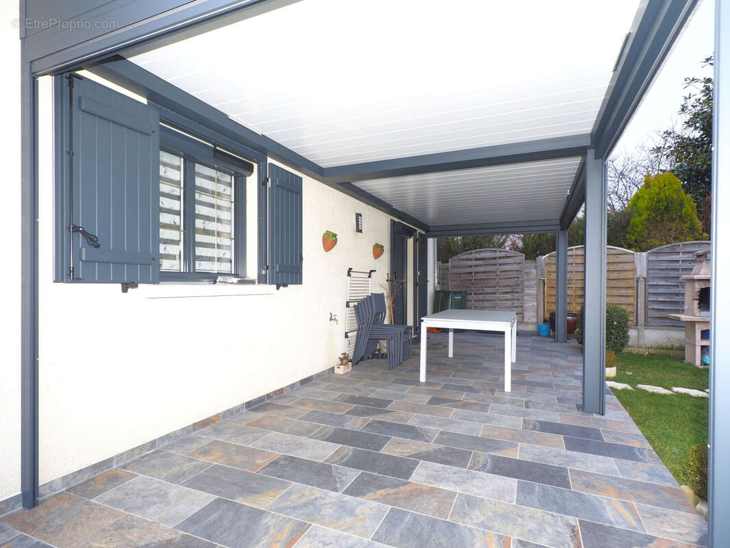 Maison à VAUX-LE-PENIL