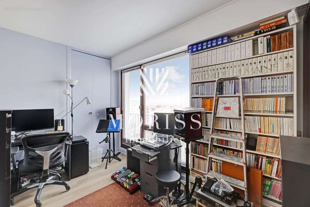 Appartement à COURBEVOIE