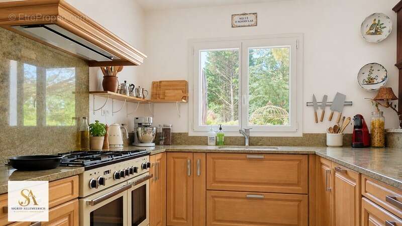 VILLARDONNEL – Villa de plain-pied avec garage, 4 chambres et bureau, sur un terrain de 3 577 m² avec vue dégagée sur la Montagn - photo 8