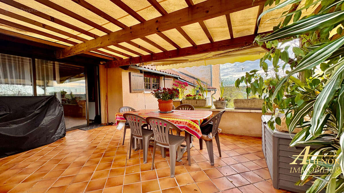 Maison à BIRAS