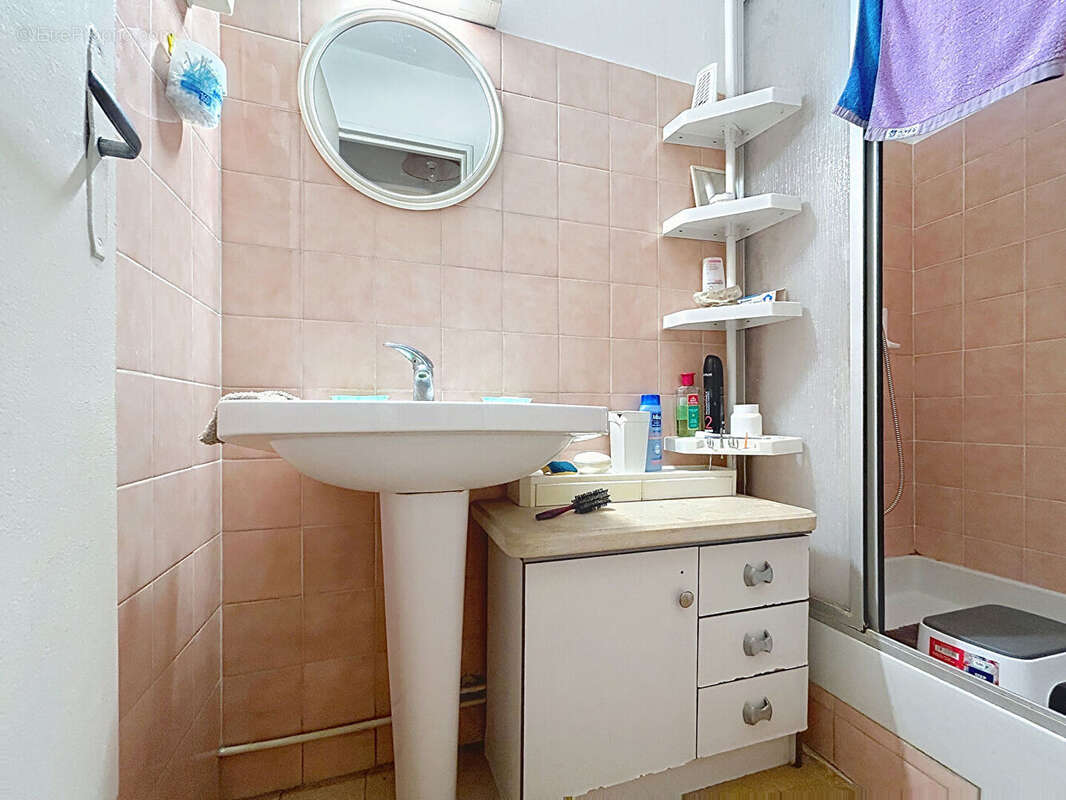 NIMES - Appartement 4 pièces  64m2+ Garage - vendu loué - photo 6