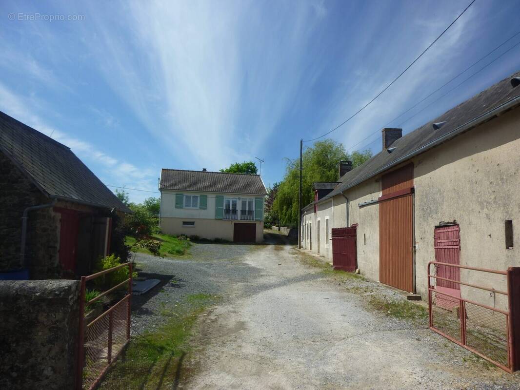 Maison à LOUE
