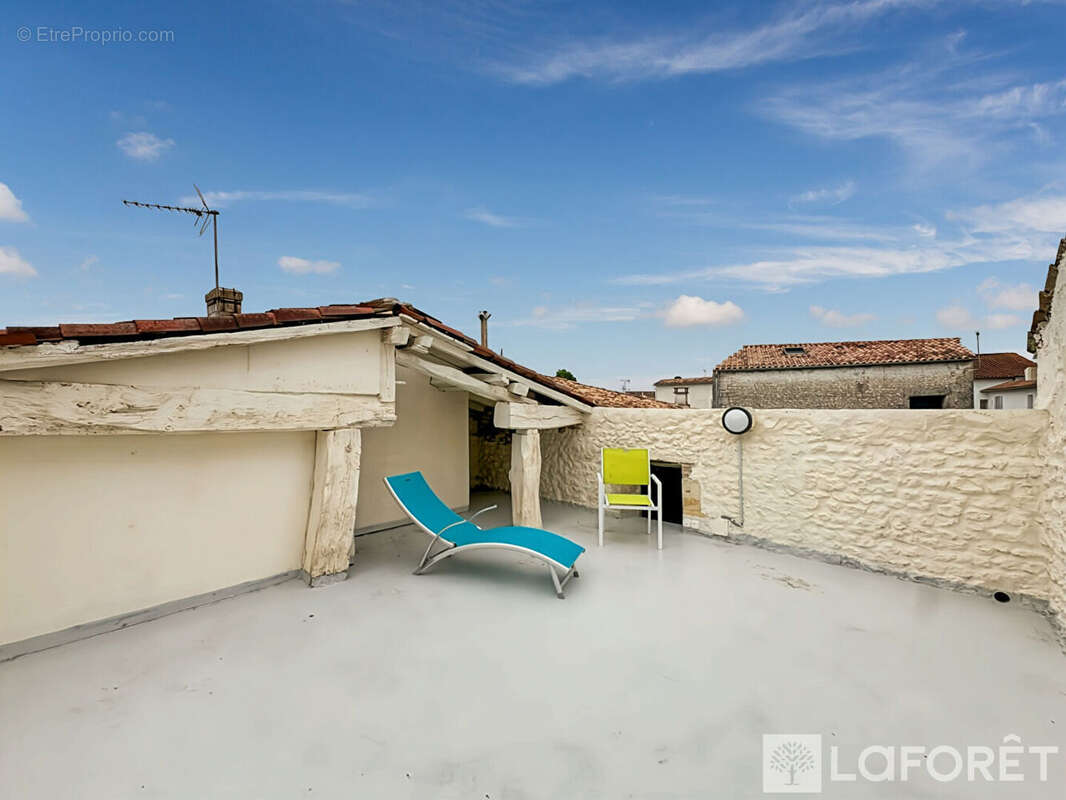 Maison à MORTAGNE-SUR-GIRONDE