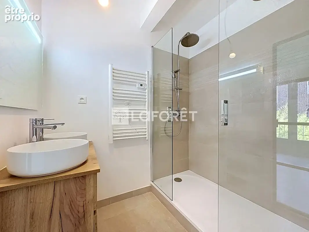 SURESNES - 4 pièces 87 m² - Entièrement rénové - 3 chambres - Balcon - Ascenseur - photo 7