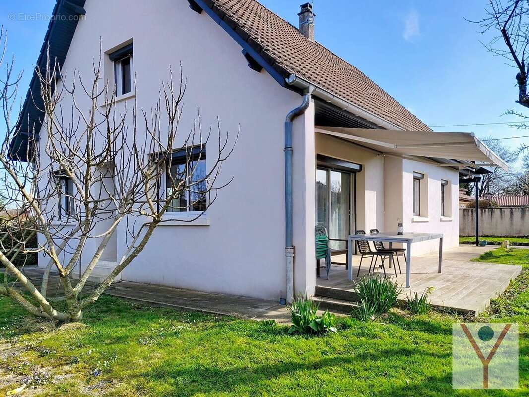 Maison à VILLARS-LES-DOMBES