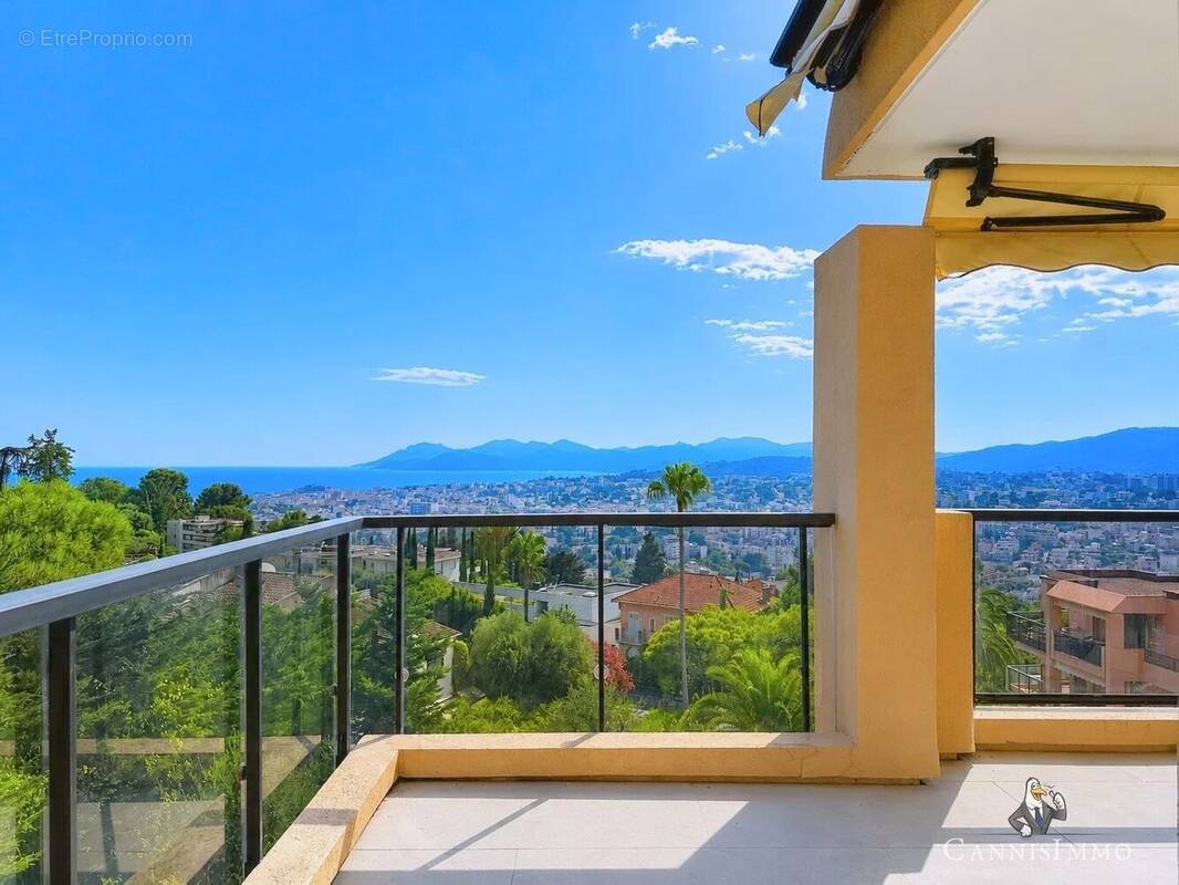 Appartement à LE CANNET