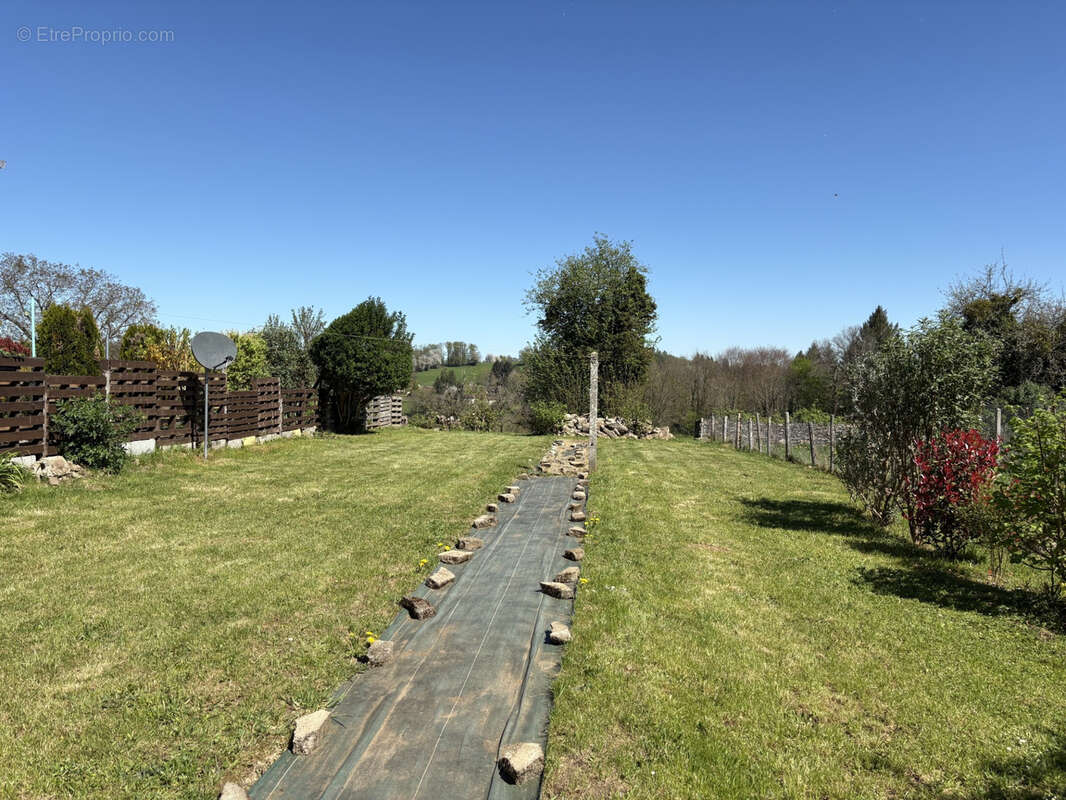 Payzac Maison du bourg 5 pièces avec jardin et vue - photo 3
