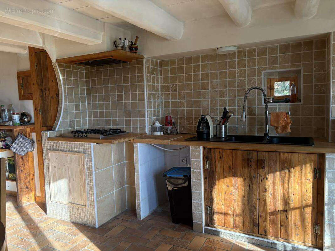 Maison à POULE-LES-ECHARMEAUX