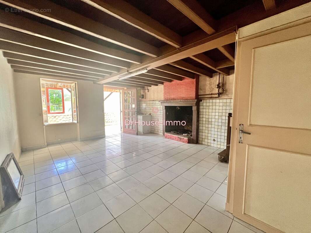 Maison à SAINT-MARTIN-DE-RIBERAC