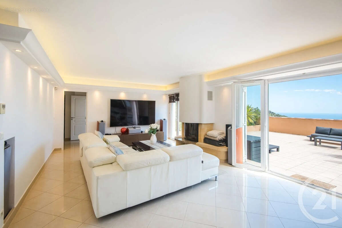 Appartement à EZE