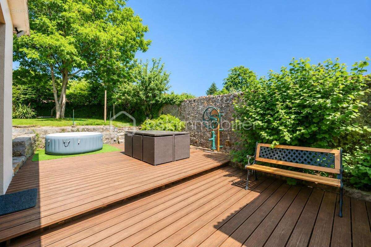 Maison à BONNETABLE