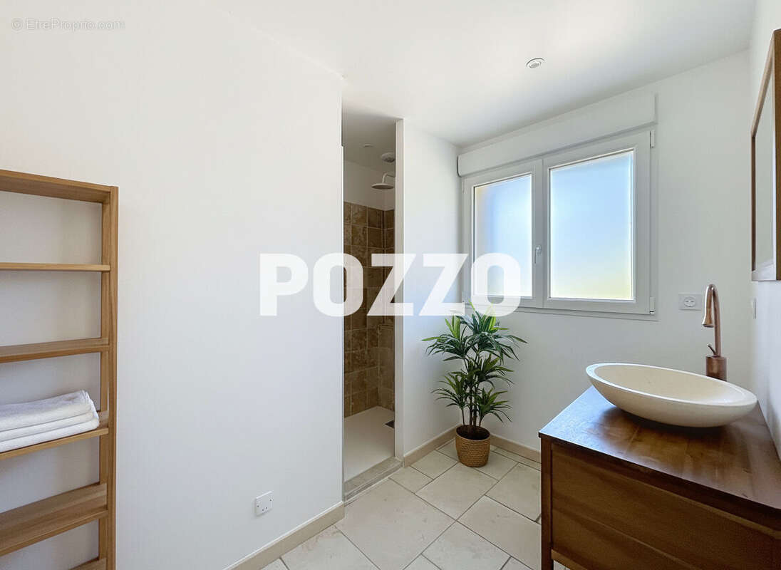 Vente : maison 6 pièces (115 m²) à SAINT PIERRE LANGERS (50530) - photo 7