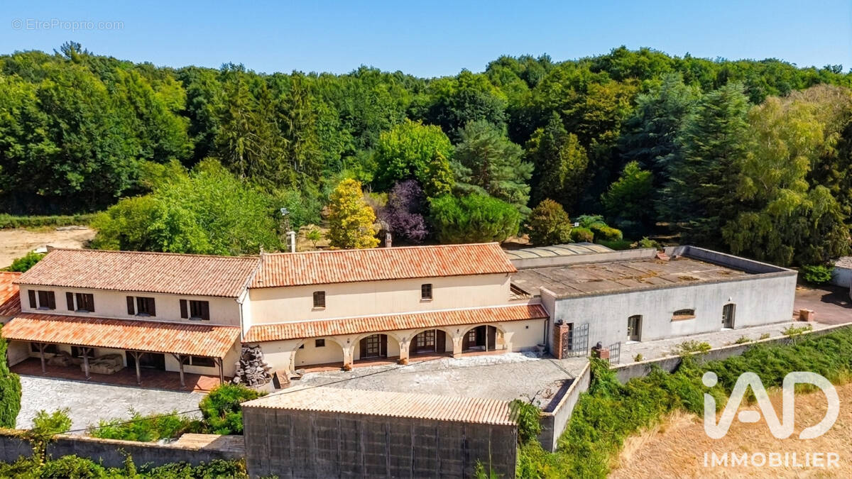Photo 1 - Maison à SAINT-AUBIN-LE-CLOUD