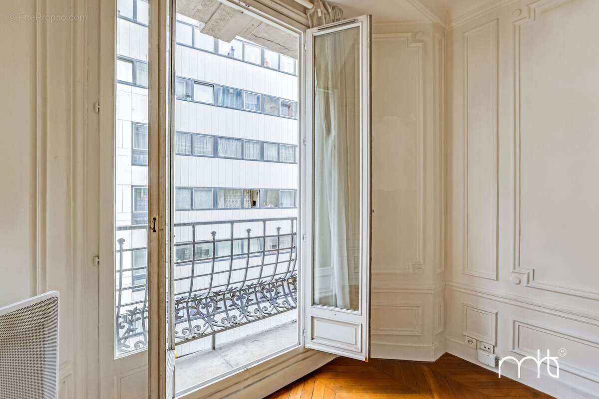 Photo 2 - Appartement à PARIS-15E