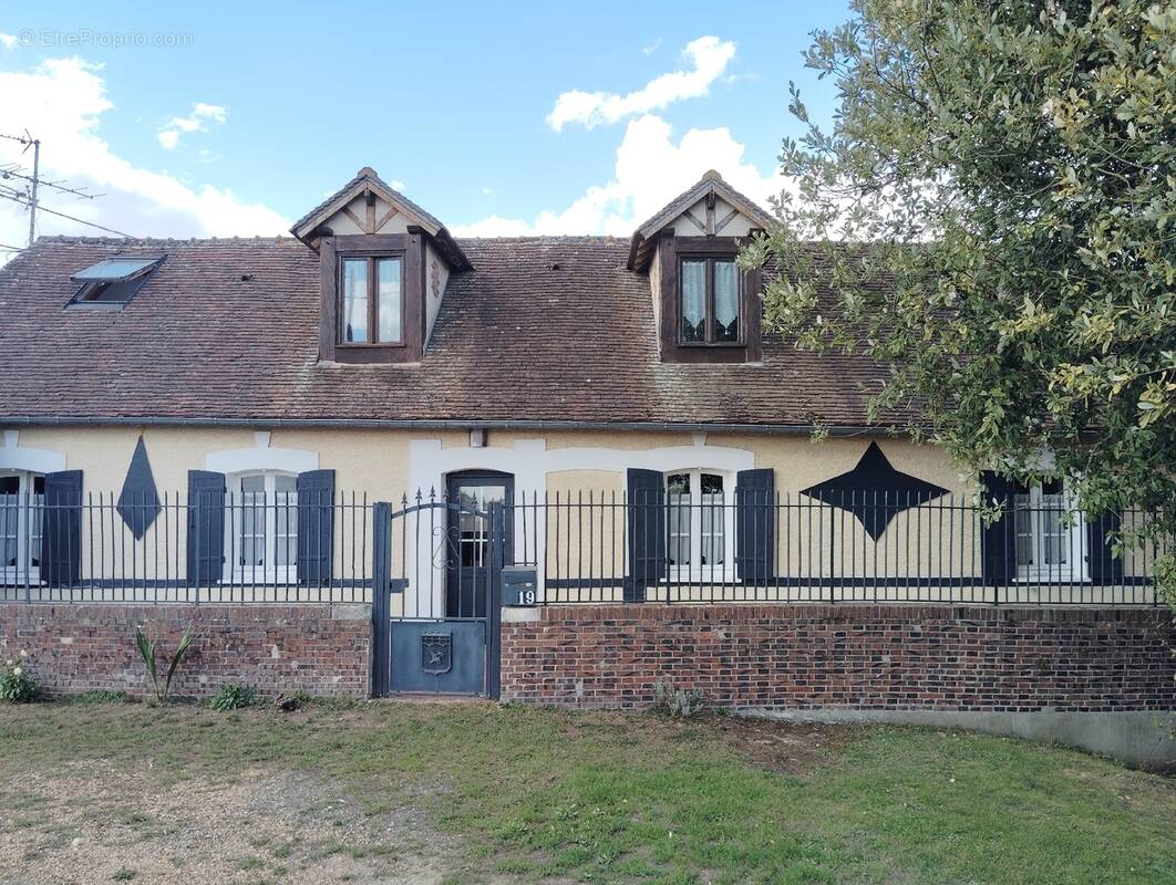 Maison à ILLIERS-L&#039;EVEQUE