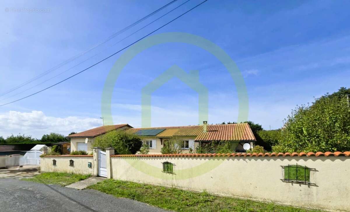 Maison à SAINT-BONNET-SUR-GIRONDE