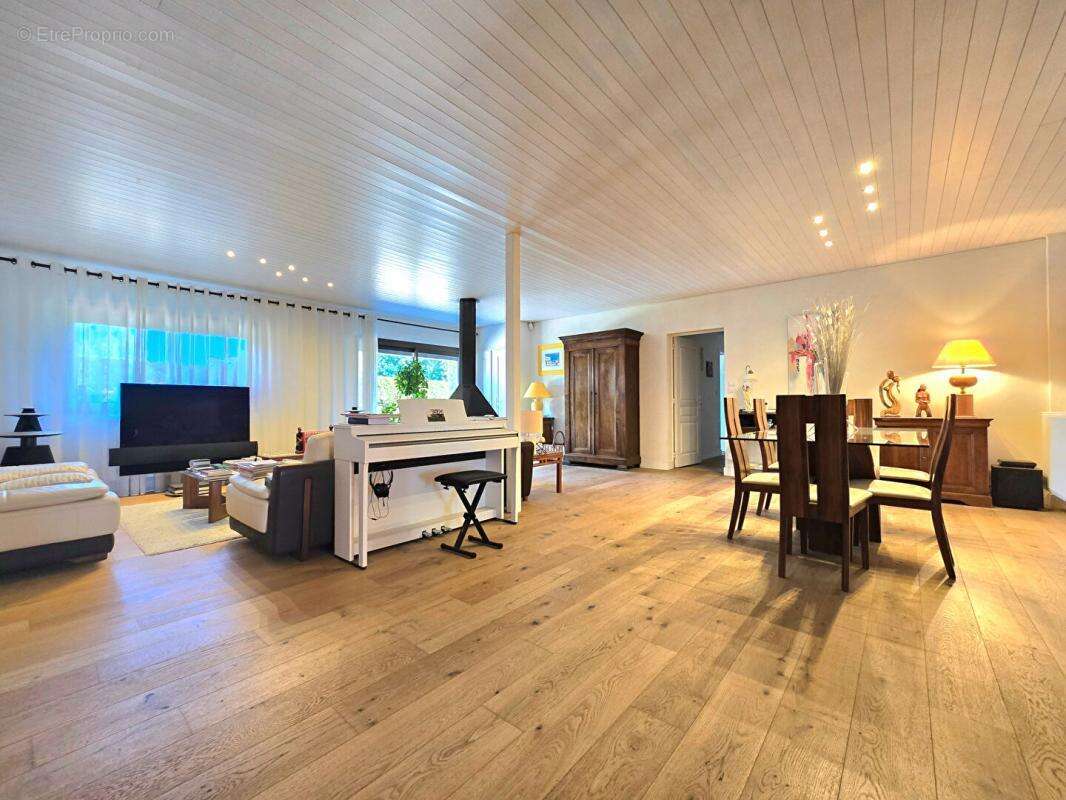 Maison à SAINT-SEURIN-SUR-L&#039;ISLE